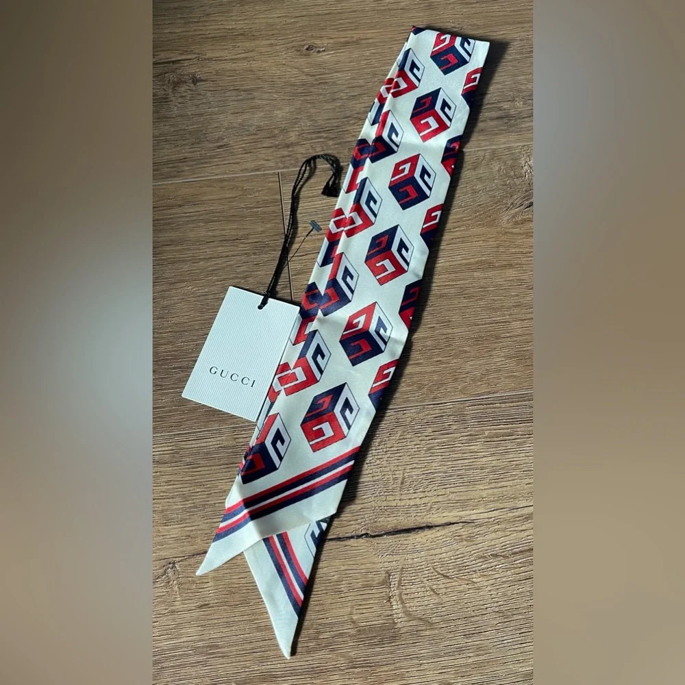 GUCCI-AUTHENTIC (NWT) Blue/Cream/Red Silk Twilly Scarf - Picture 4 of 10
